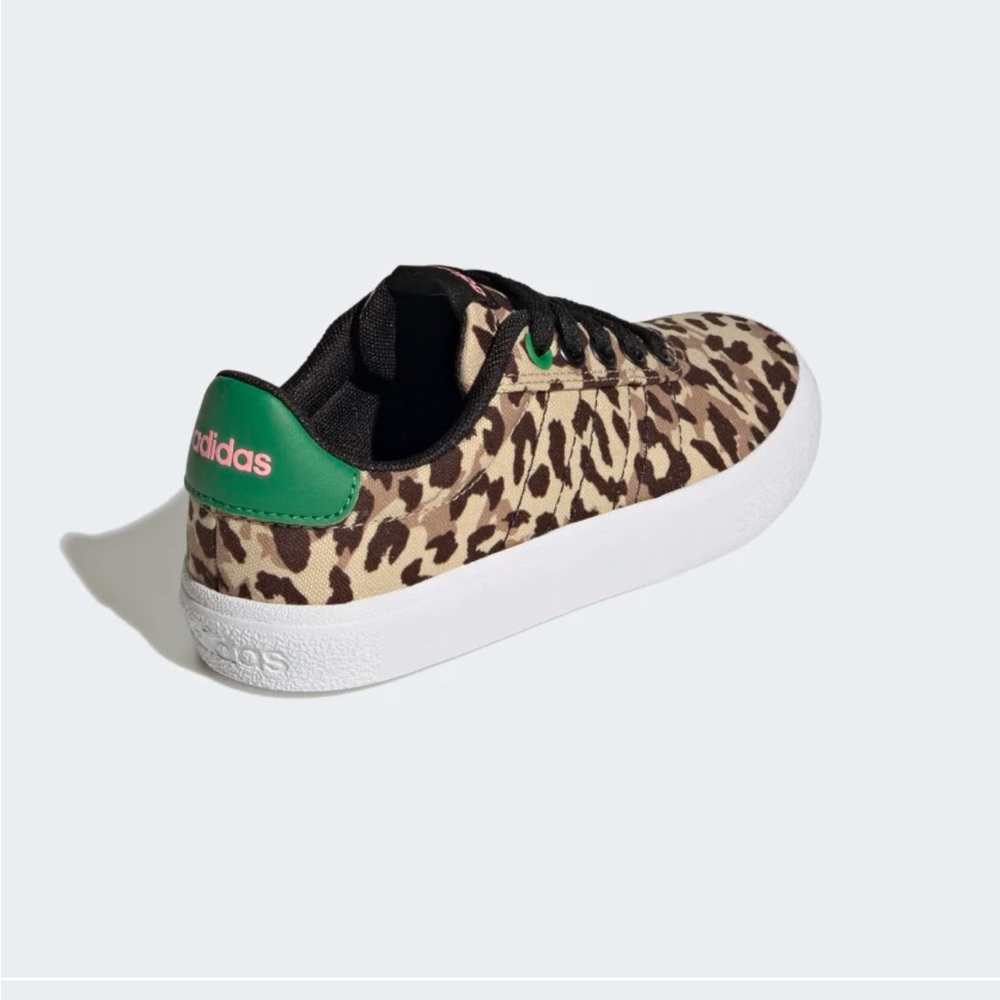 ๐๐Adidas๐๐Kids, VULC RAID3R SHOES, size 5.5 kids - Picture 3 of 14